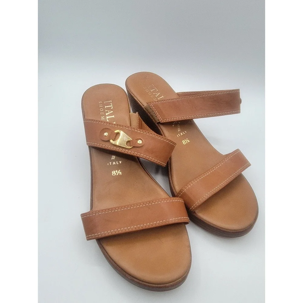 Italian Shoemakers Womens 8.5 Tan Wedge Sandals Gold Horsebit Made in Italy
